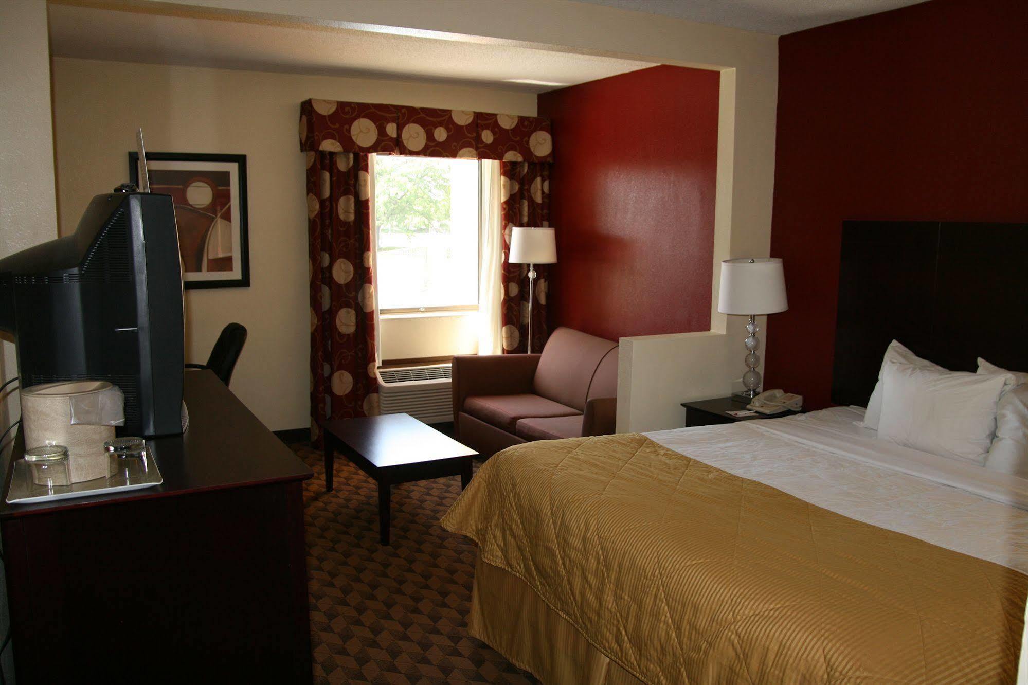 Red Roof Inn & Suites Cincinnati North-Mason Exterior photo